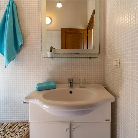 Apartment Valdana Charming Flat With Veranda And Garden *