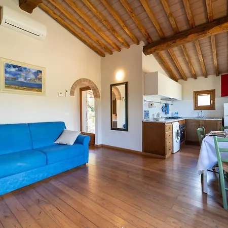 Valdana Charming Flat With Veranda And Garden