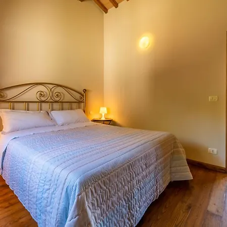 Valdana Charming Flat With Veranda And Garden Apartment *
